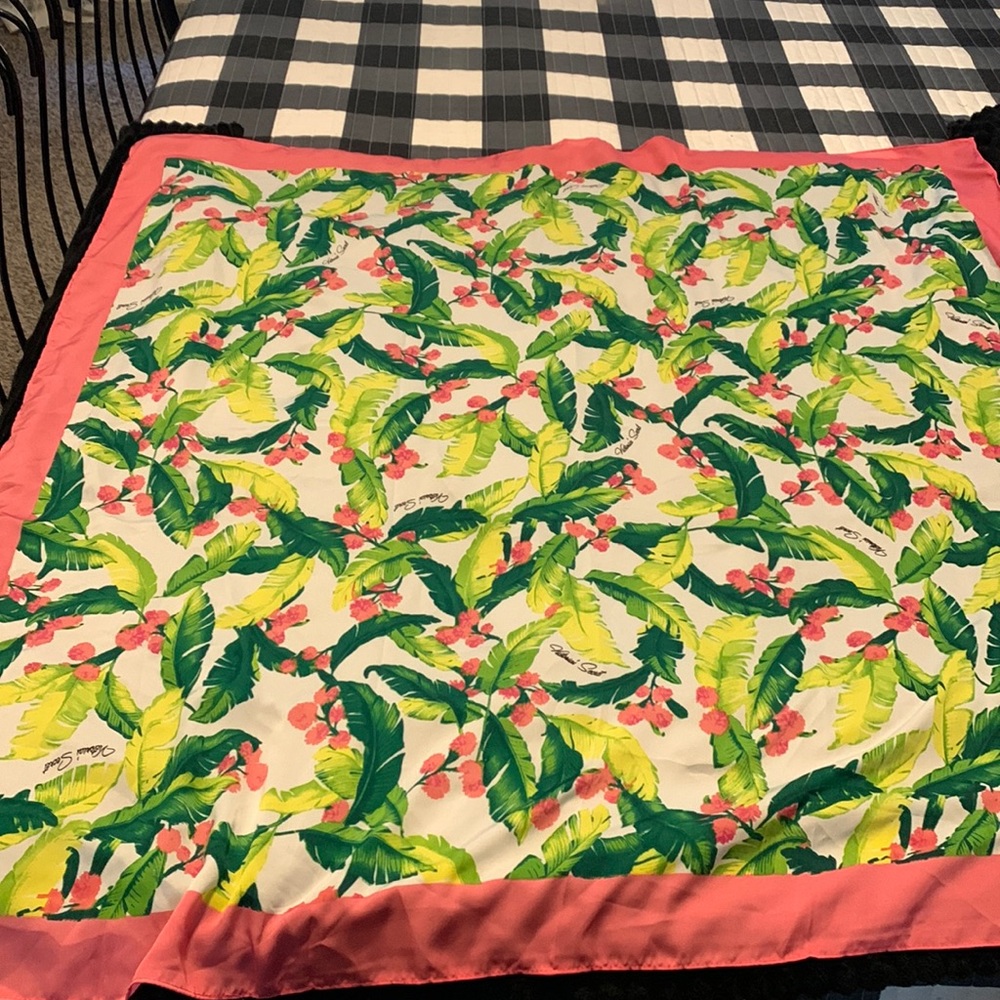 Victoria’s Secret Supermodel Essentials floral scarf